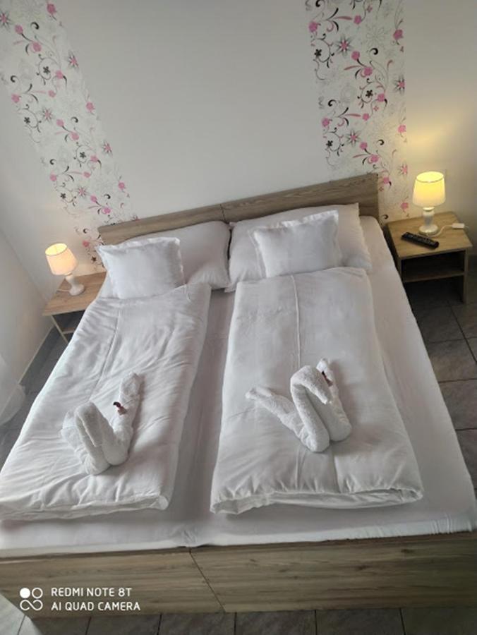 Marabella Apartmanok Hajdúszoboszló Exterior foto